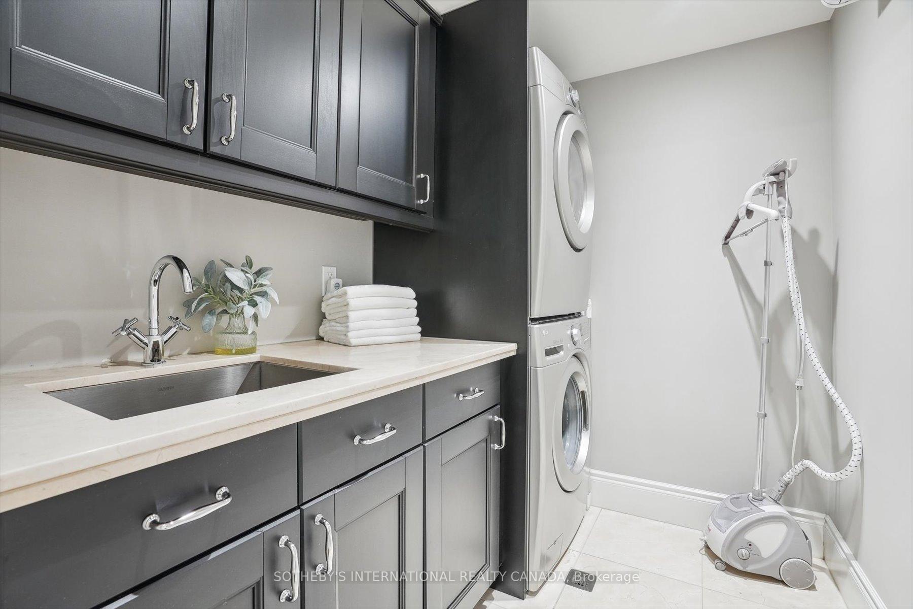 1662 Roundleaf Court