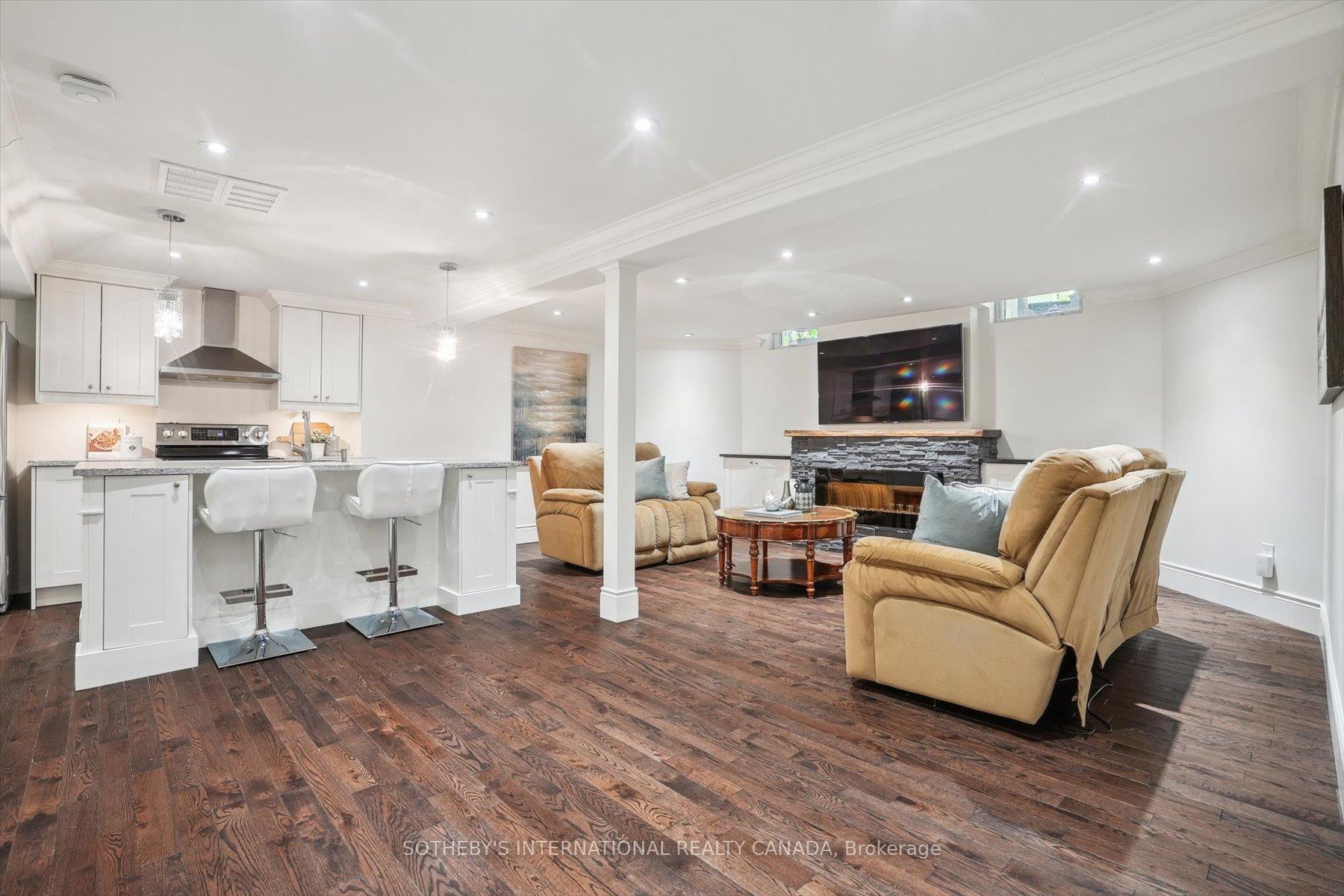 1662 Roundleaf Court