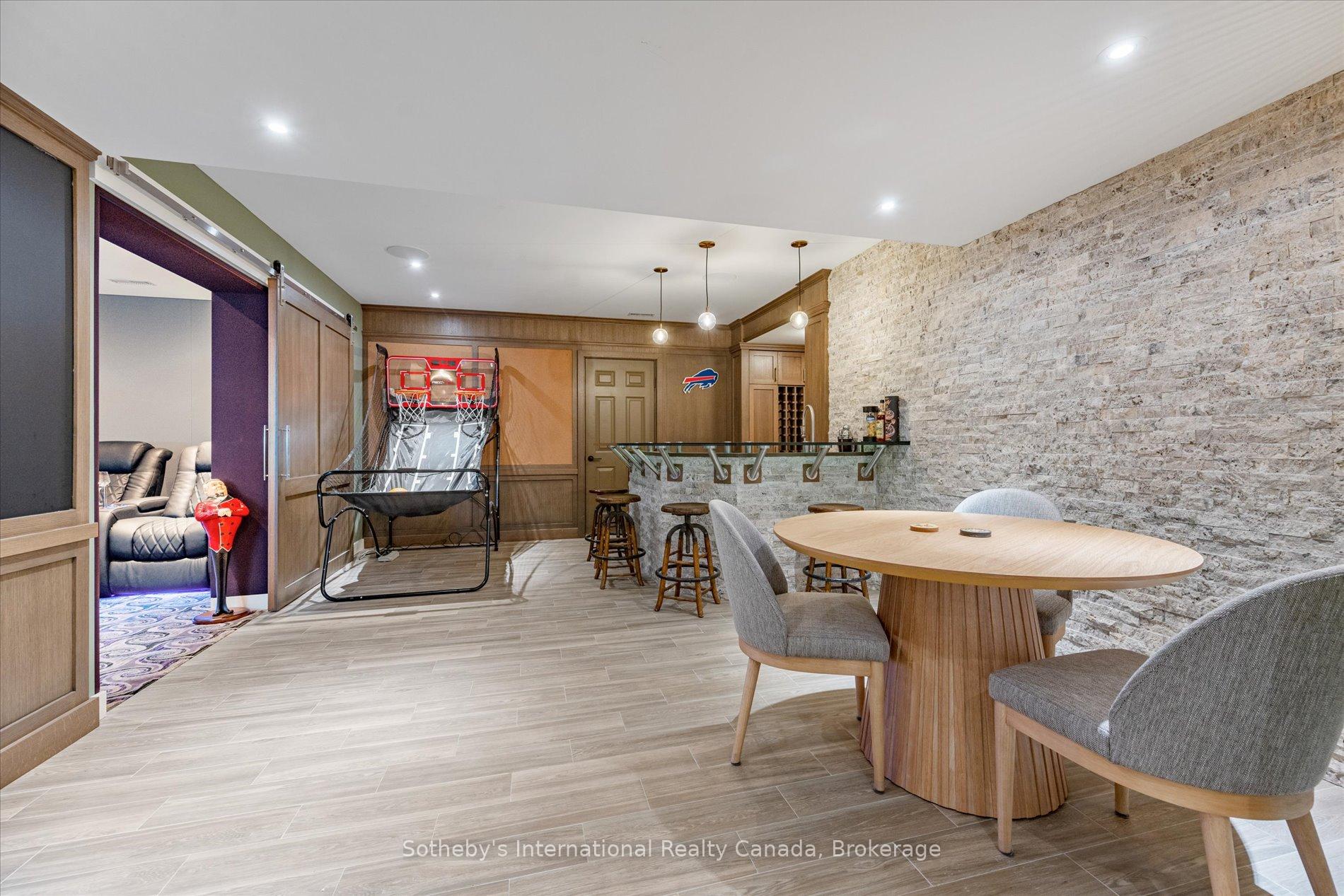 4169 Lakeshore Road