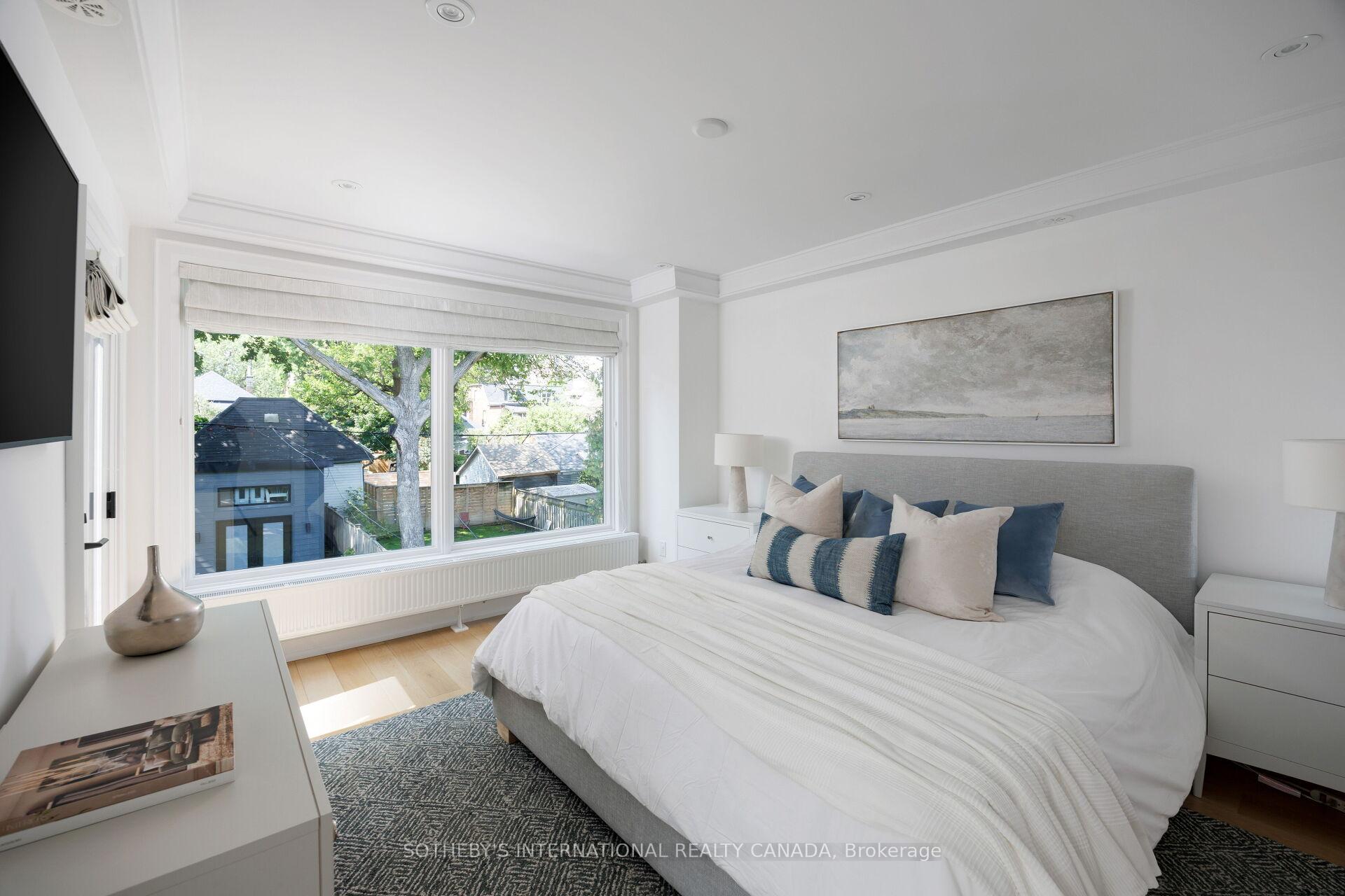 12 Hewitt Avenue, Toronto