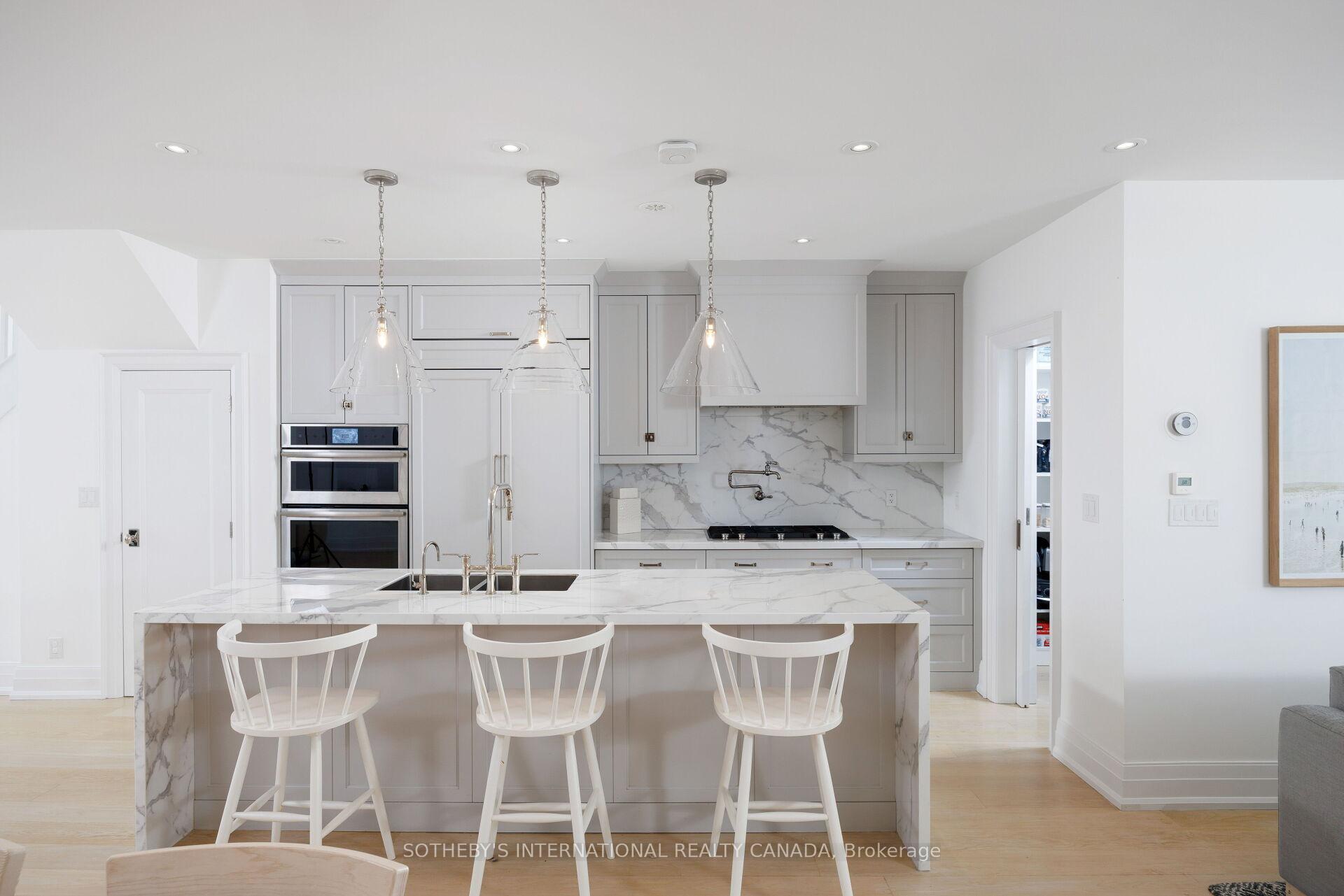 12 Hewitt Avenue, Toronto