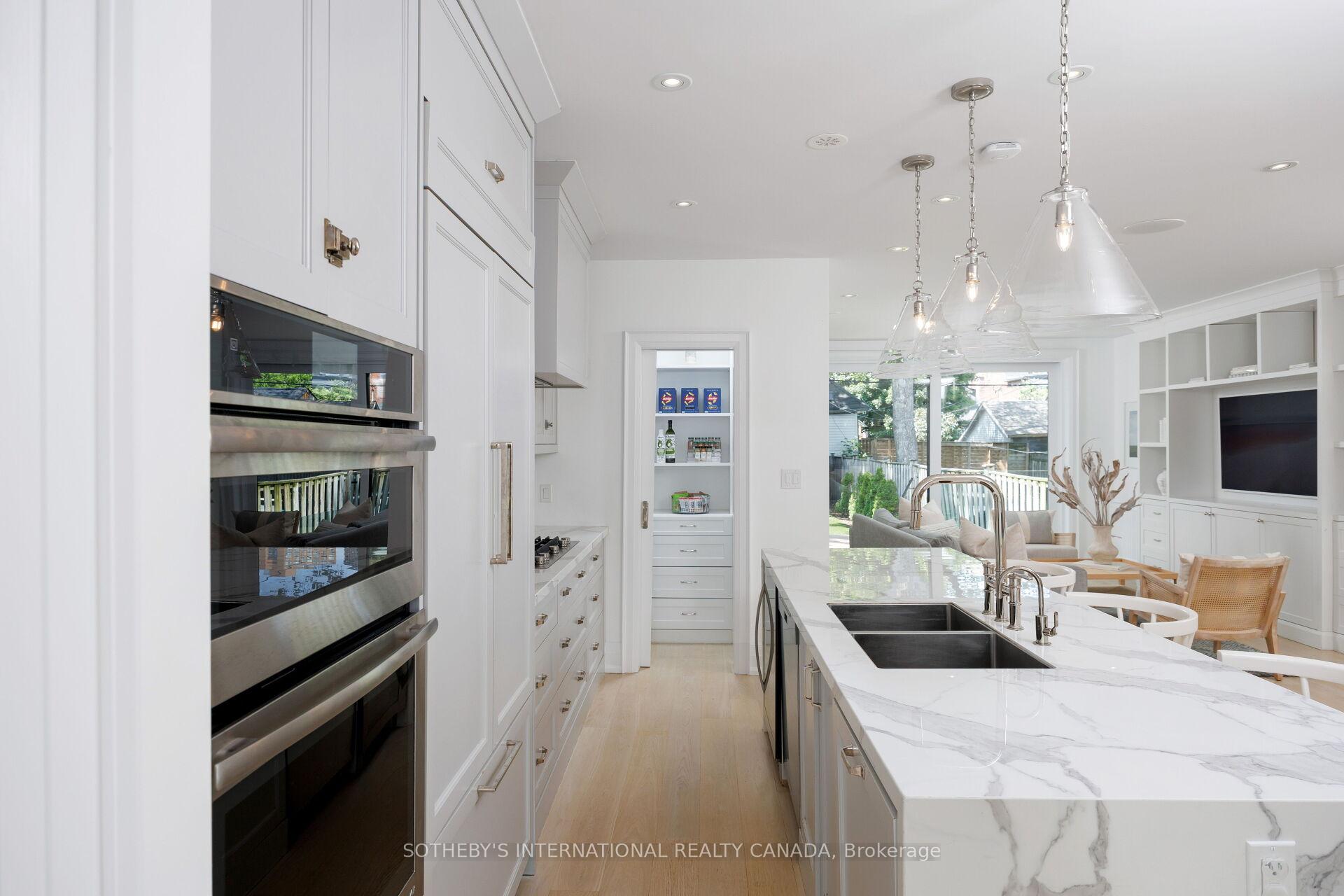 12 Hewitt Avenue, Toronto