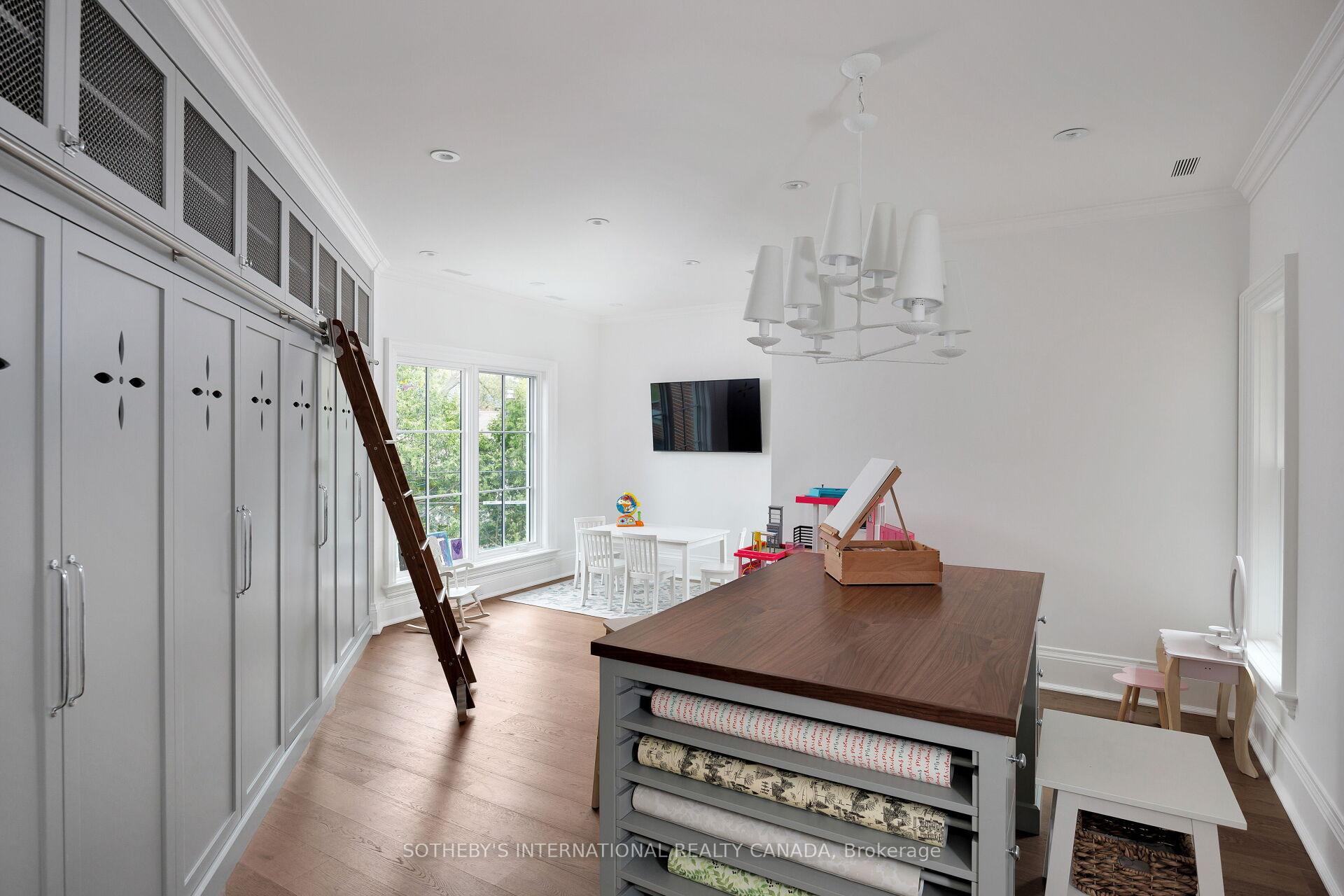 153 Perry Crescent, Toronto
