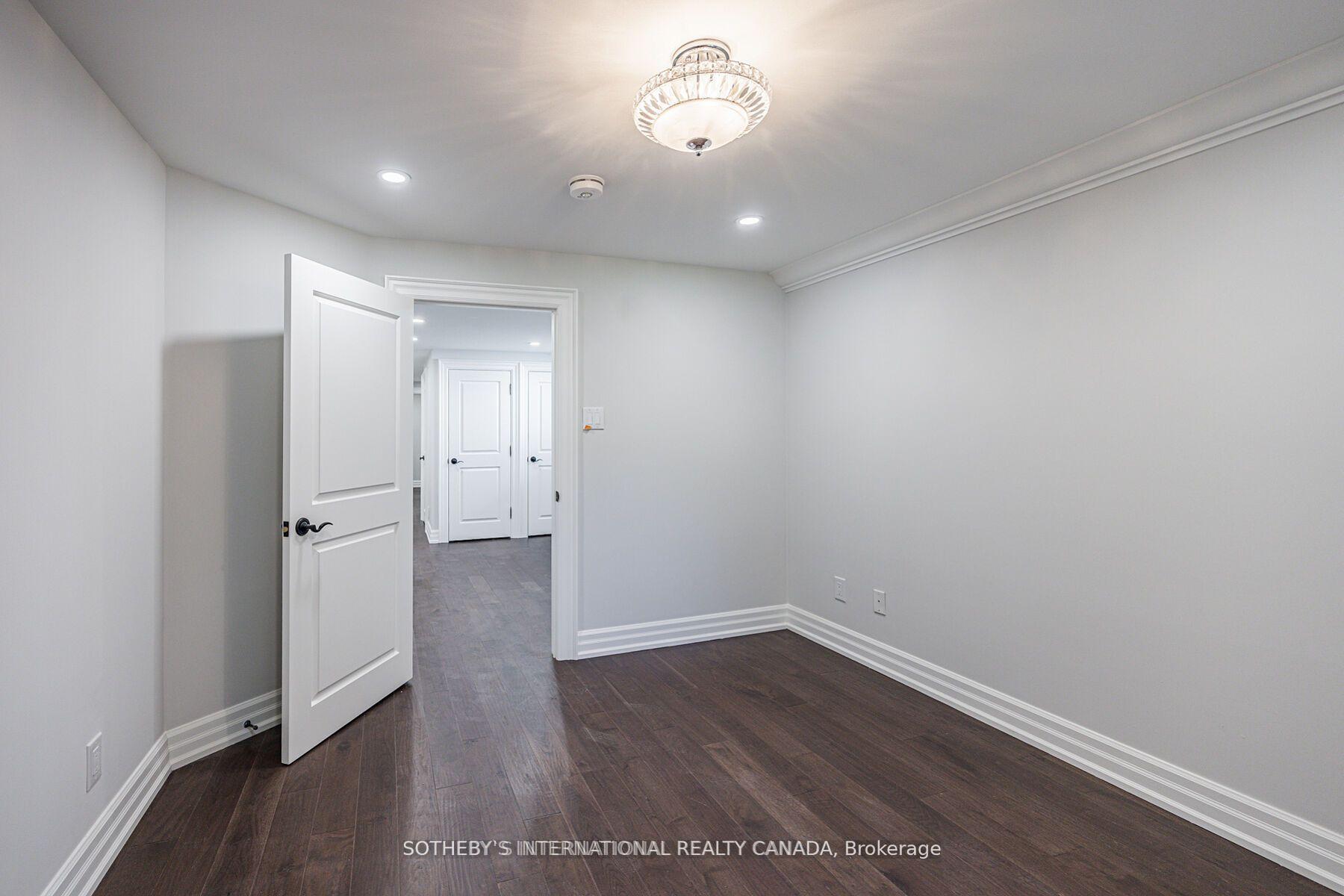 942 Fletcher Valley Crescent