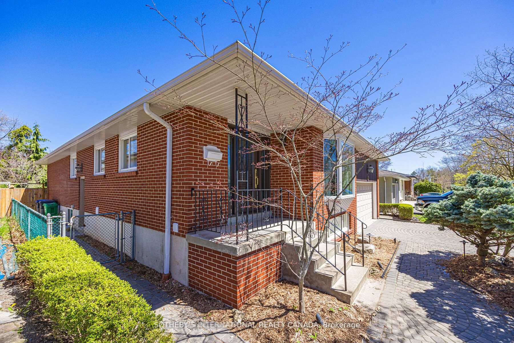 942 Fletcher Valley Crescent