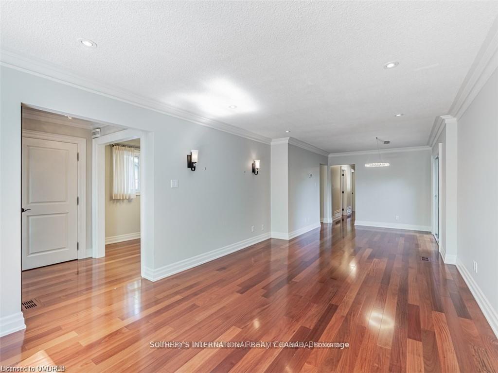 942 Fletcher Valley Crescent