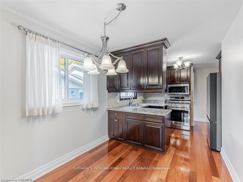 942 Fletcher Valley Crescent