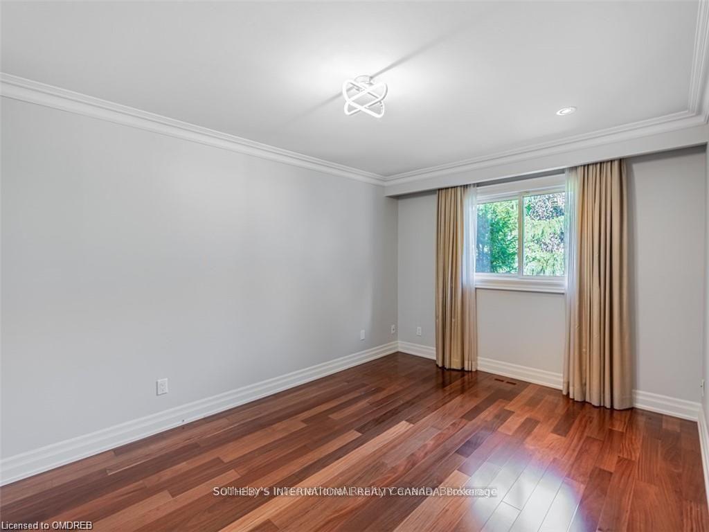 942 Fletcher Valley Crescent