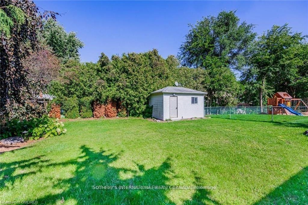 942 Fletcher Valley Crescent