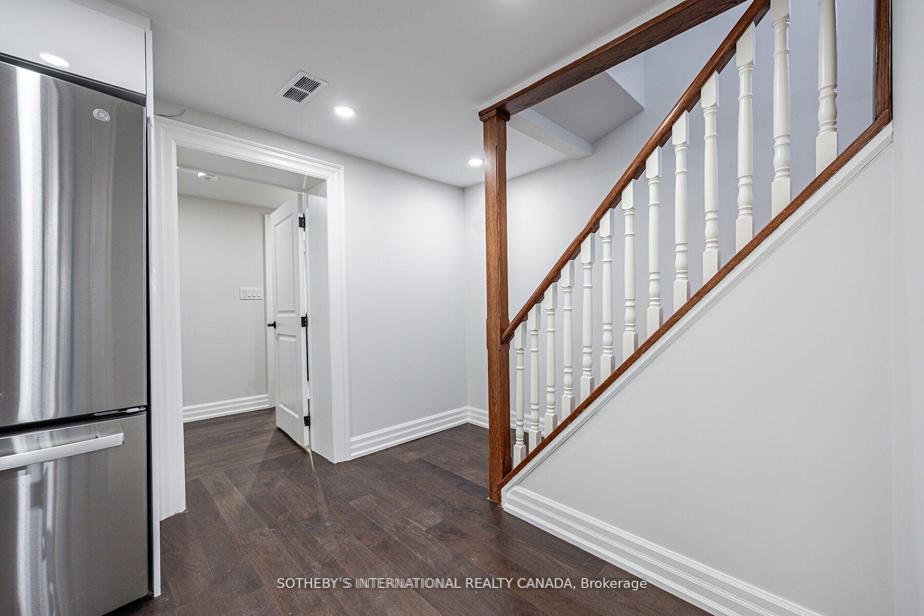 942 Fletcher Valley Crescent