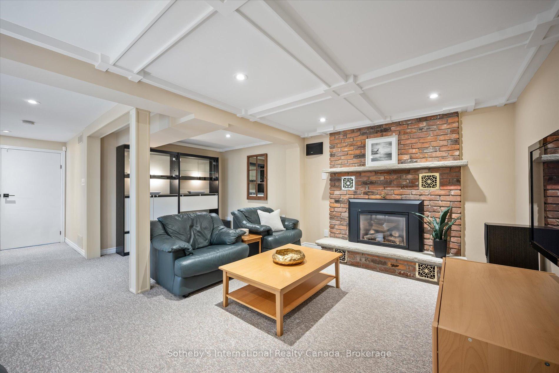 1248 Landfair Crescent