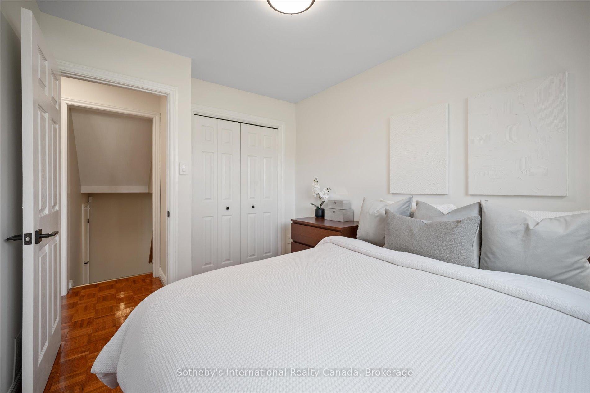 1248 Landfair Crescent