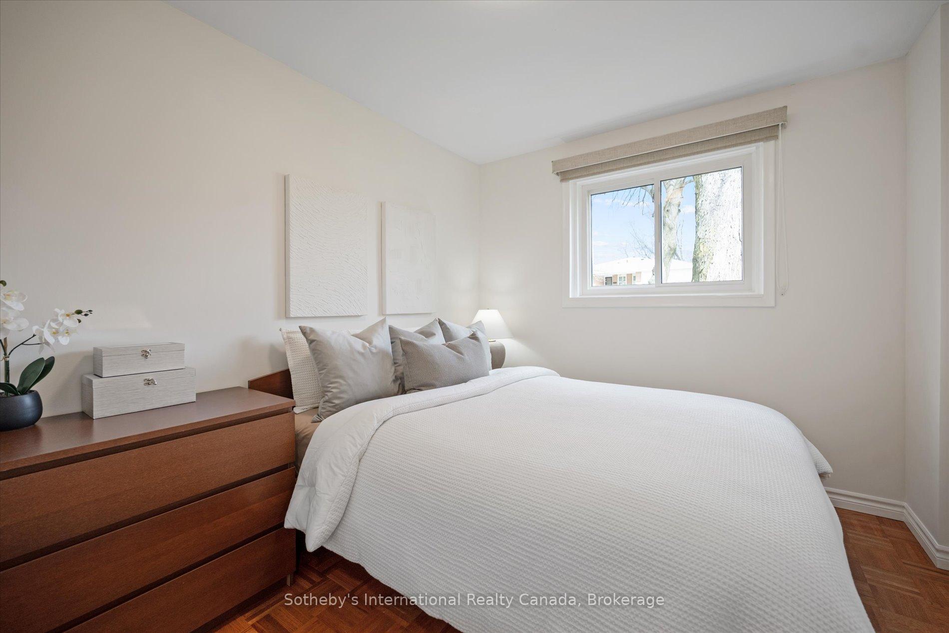 1248 Landfair Crescent