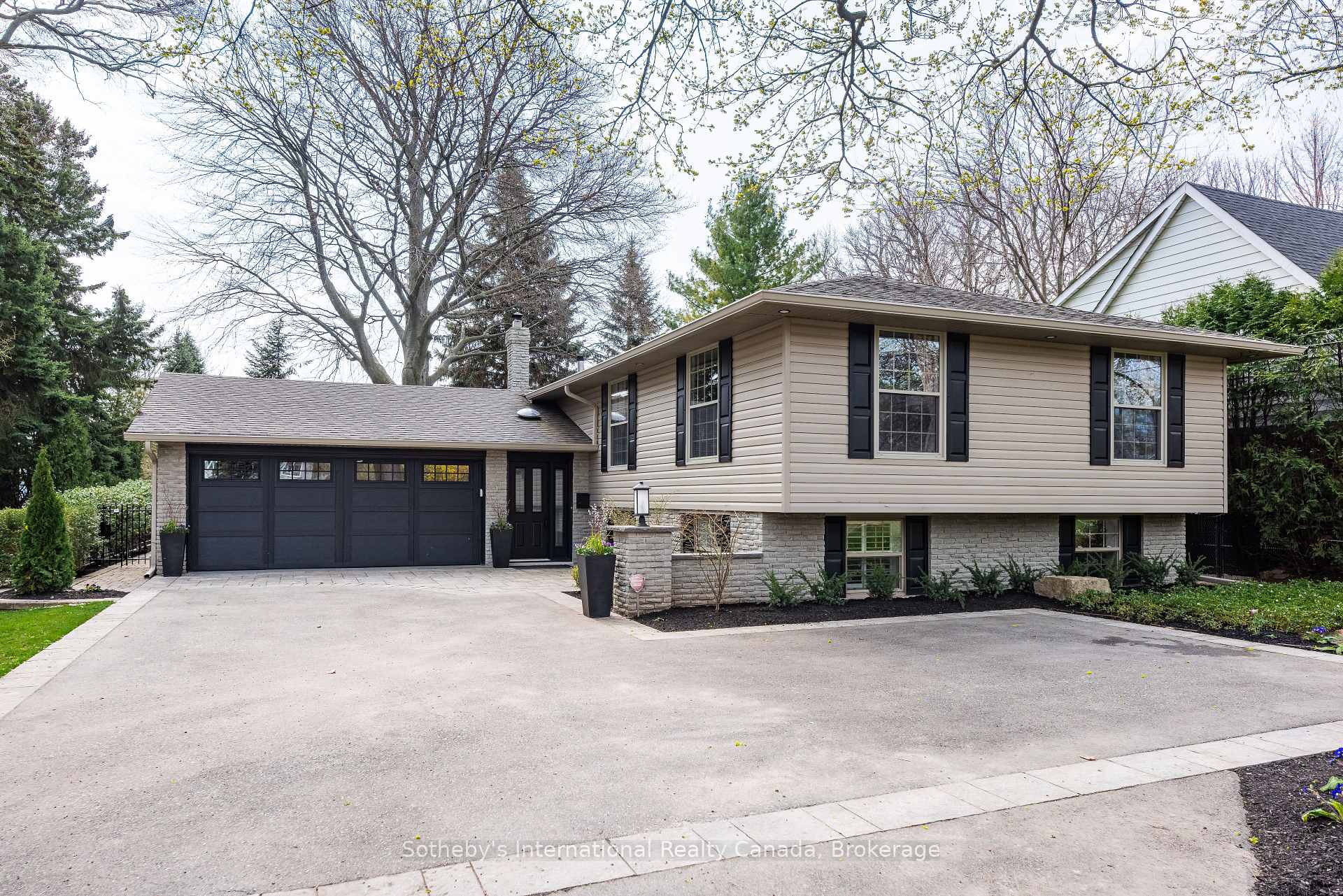 Shoreacres Raised Bungalow