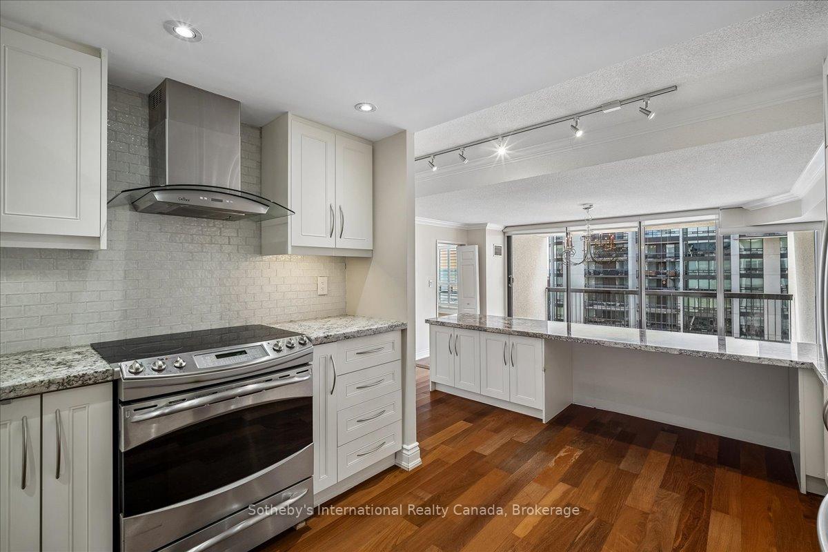 2170 Marine Drive 2104