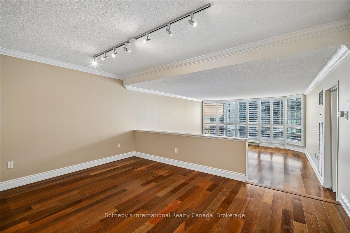 2170 Marine Drive 2104