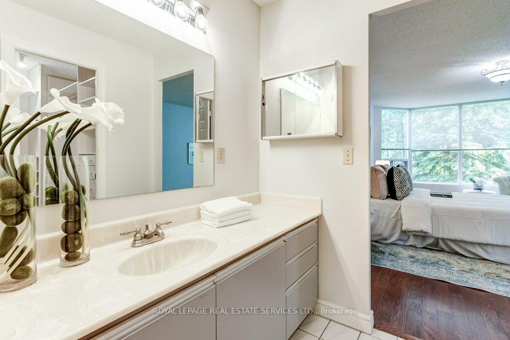 2121 Lakeshore Road