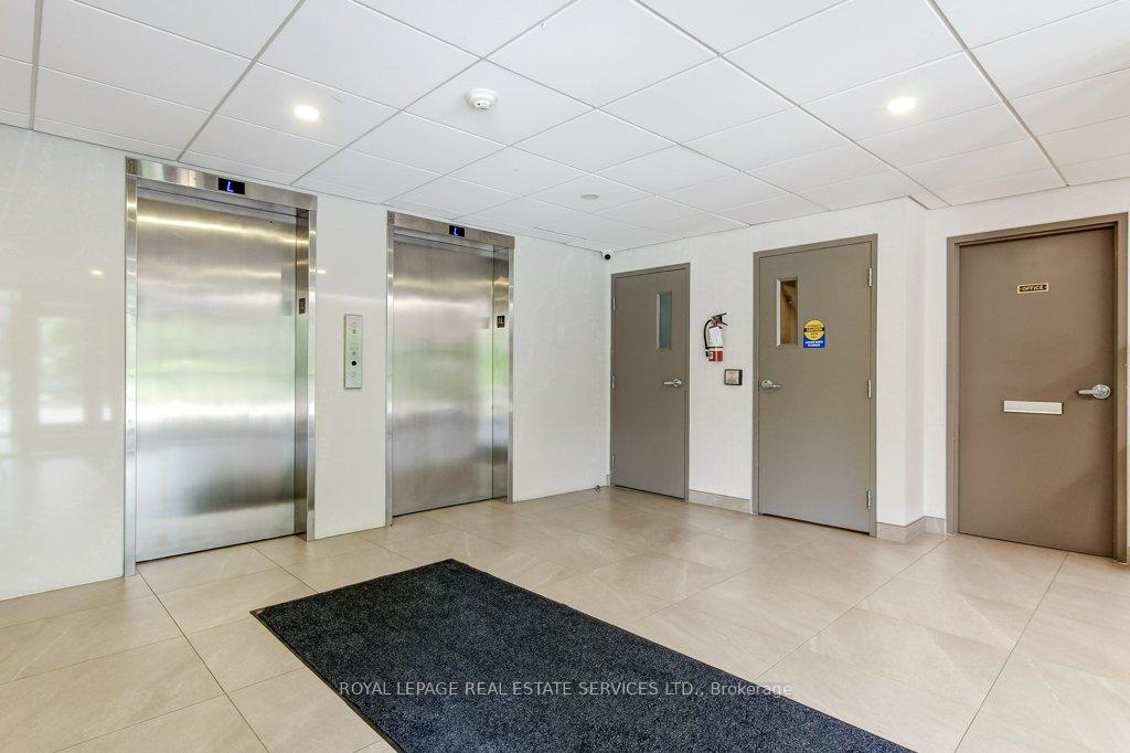 2121 Lakeshore Road