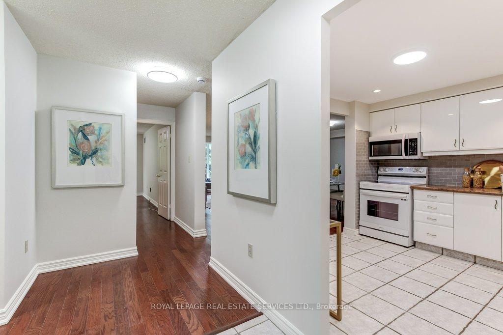 2121 Lakeshore Road