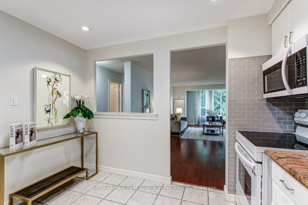 2121 Lakeshore Road