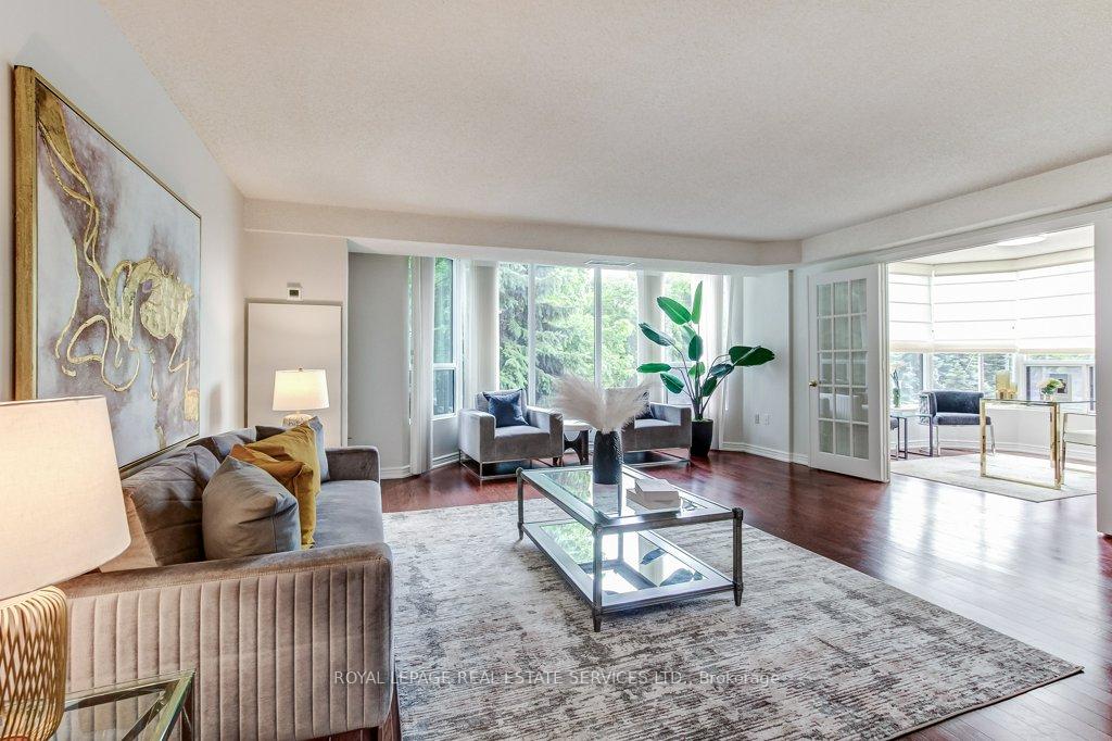 2121 Lakeshore Road