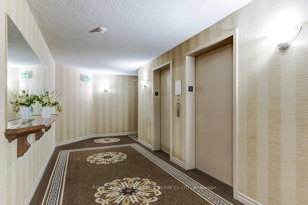 2121 Lakeshore Road