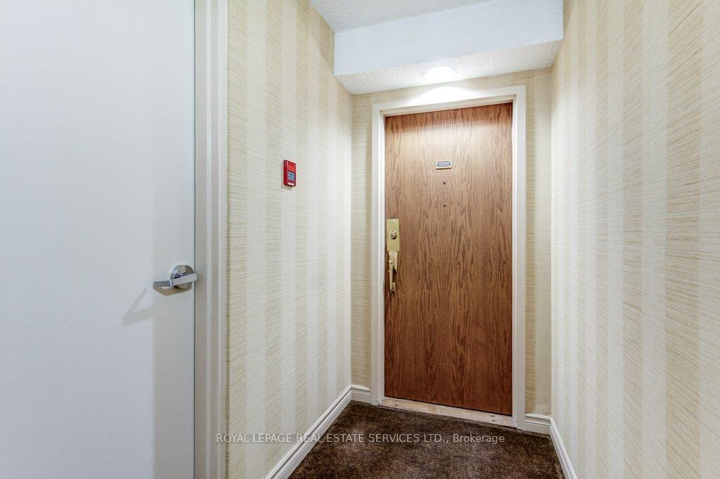 2121 Lakeshore Road