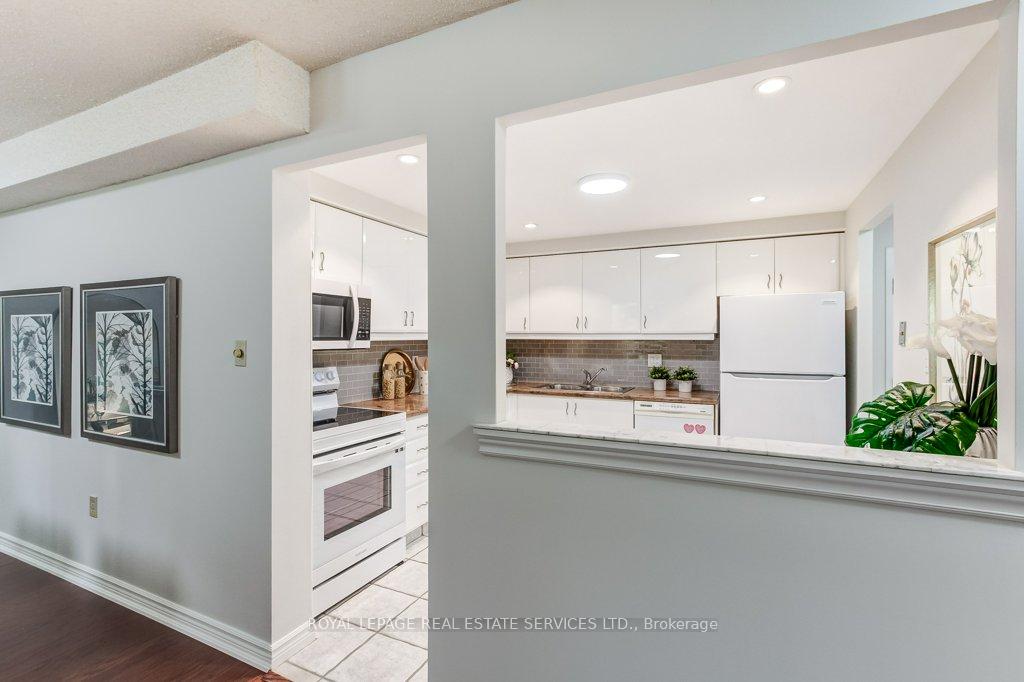 2121 Lakeshore Road