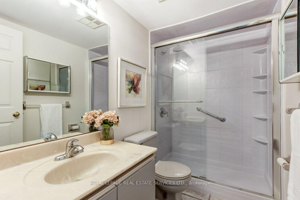2121 Lakeshore Road