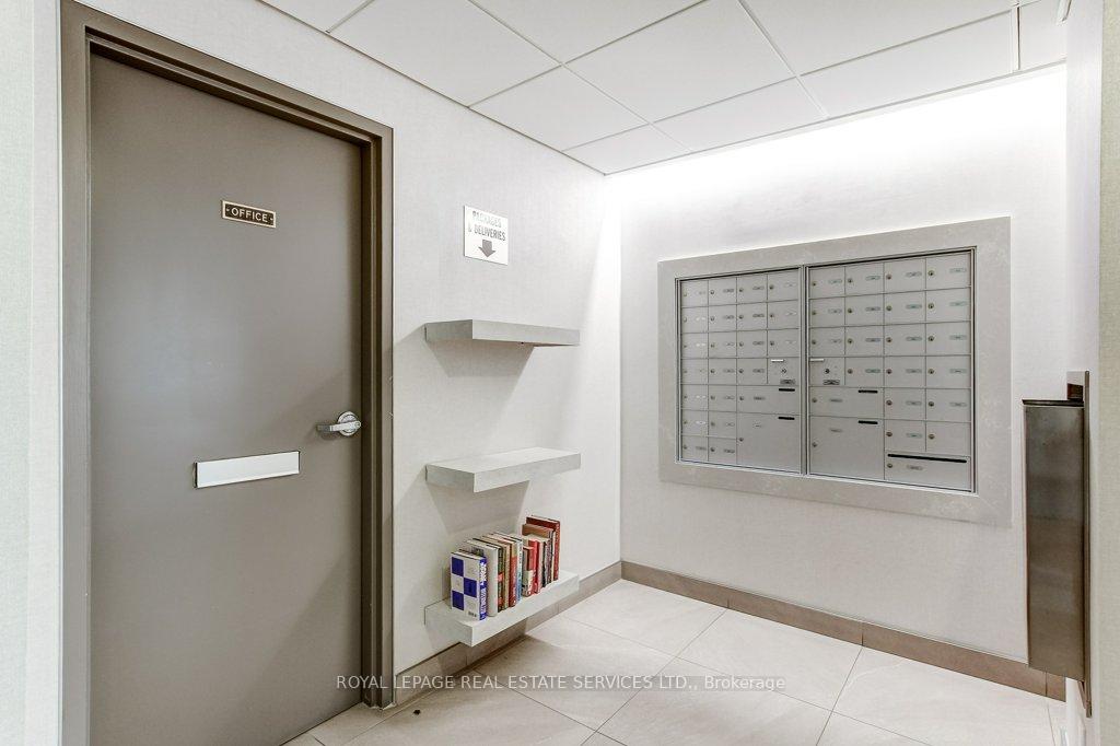 2121 Lakeshore Road