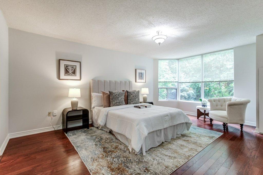 2121 Lakeshore Road