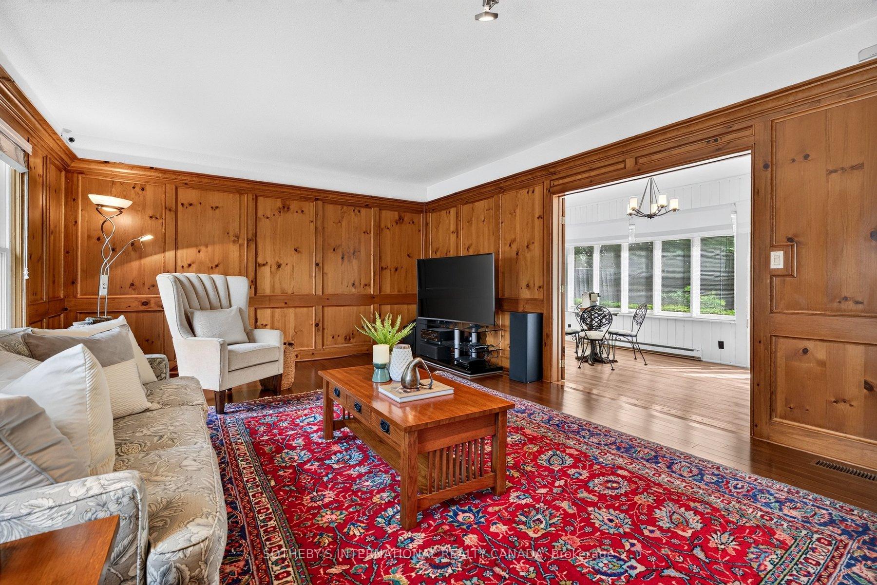 1952 Edenvale Crescent