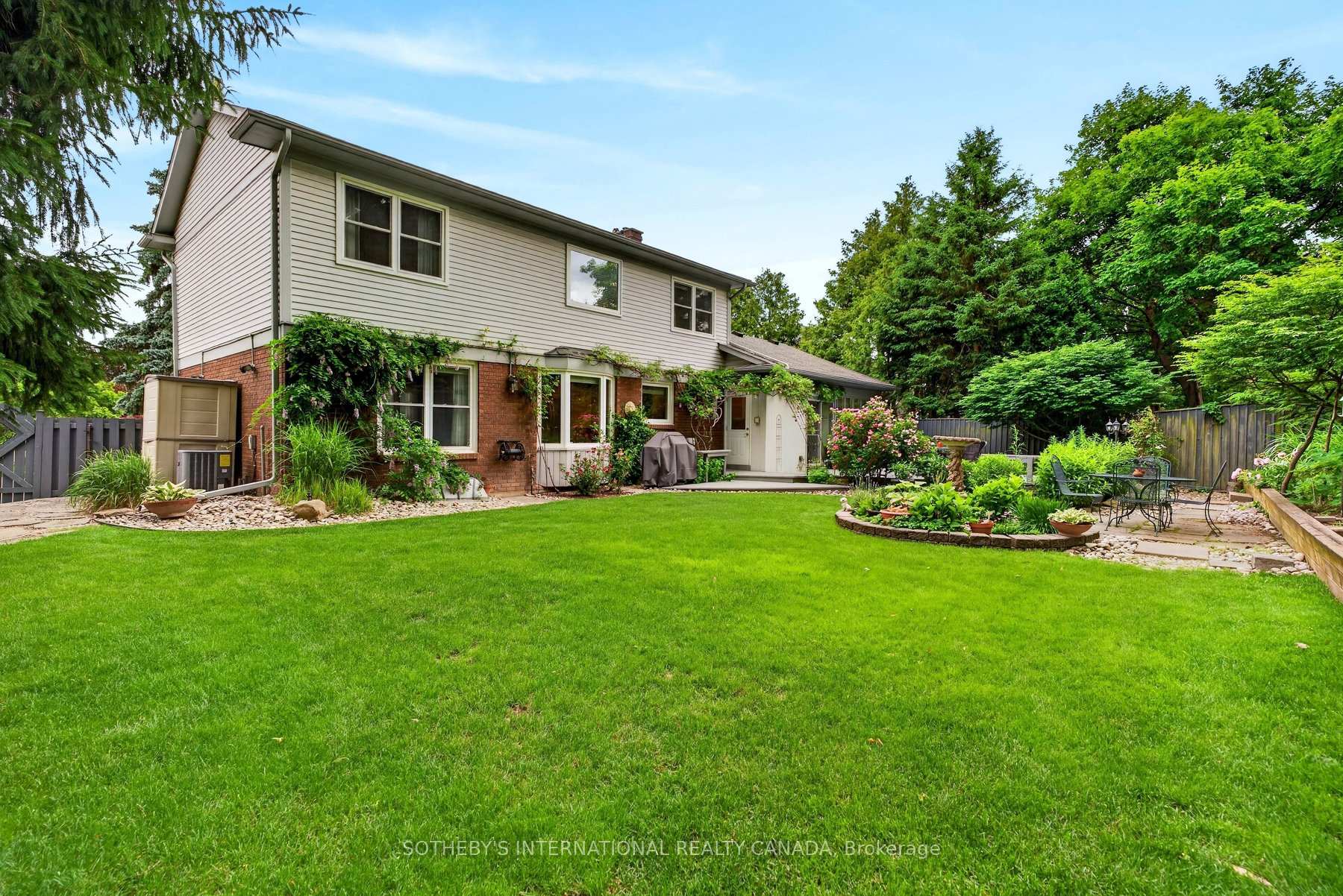 1952 Edenvale Crescent