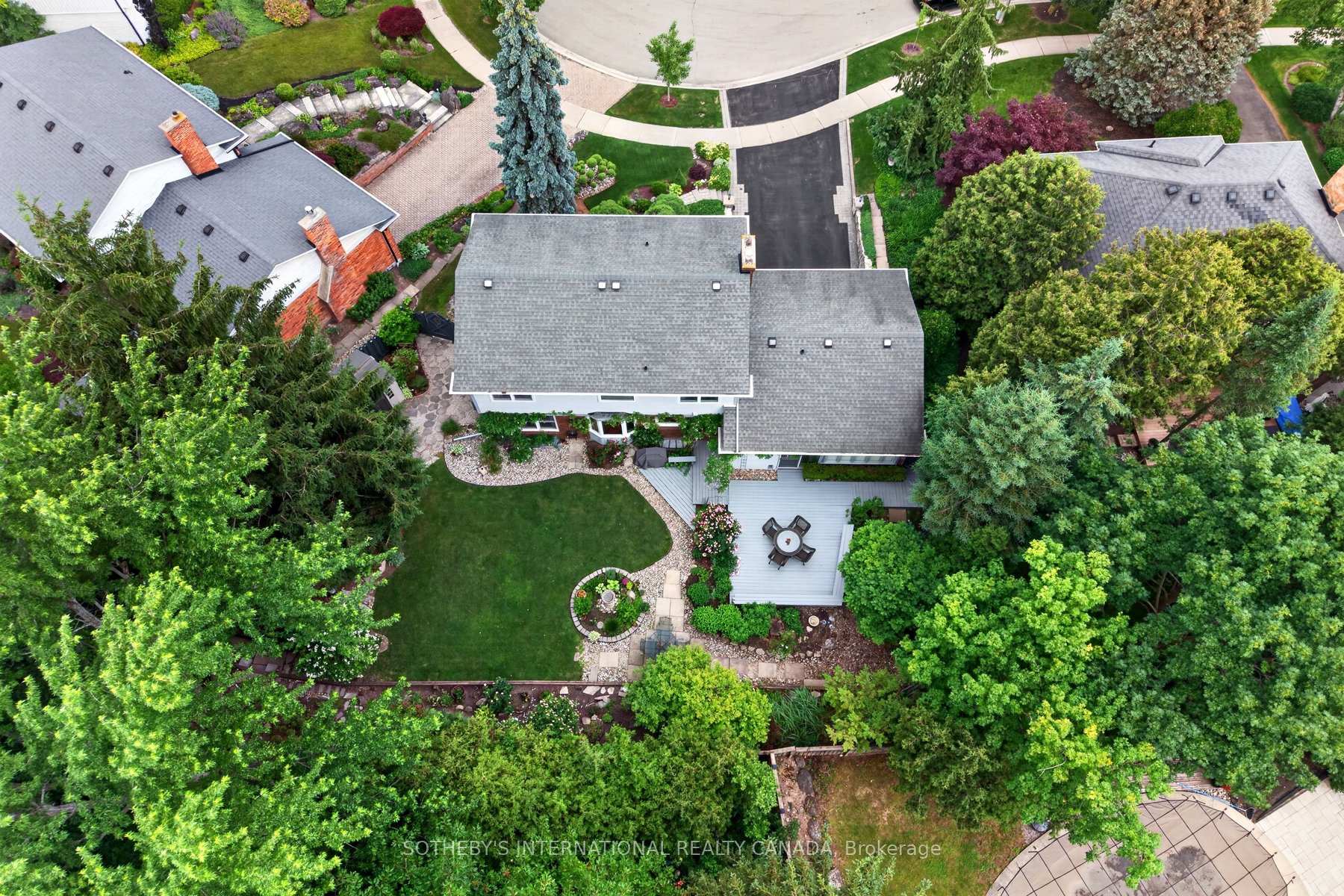 1952 Edenvale Crescent