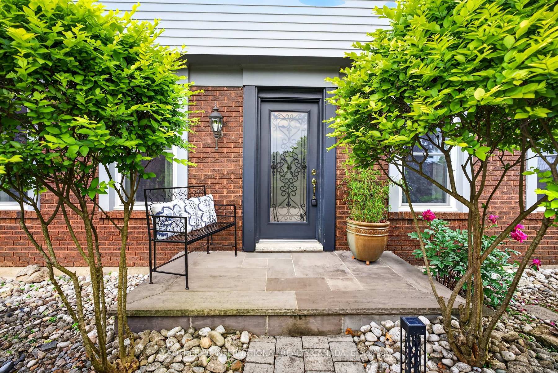 1952 Edenvale Crescent