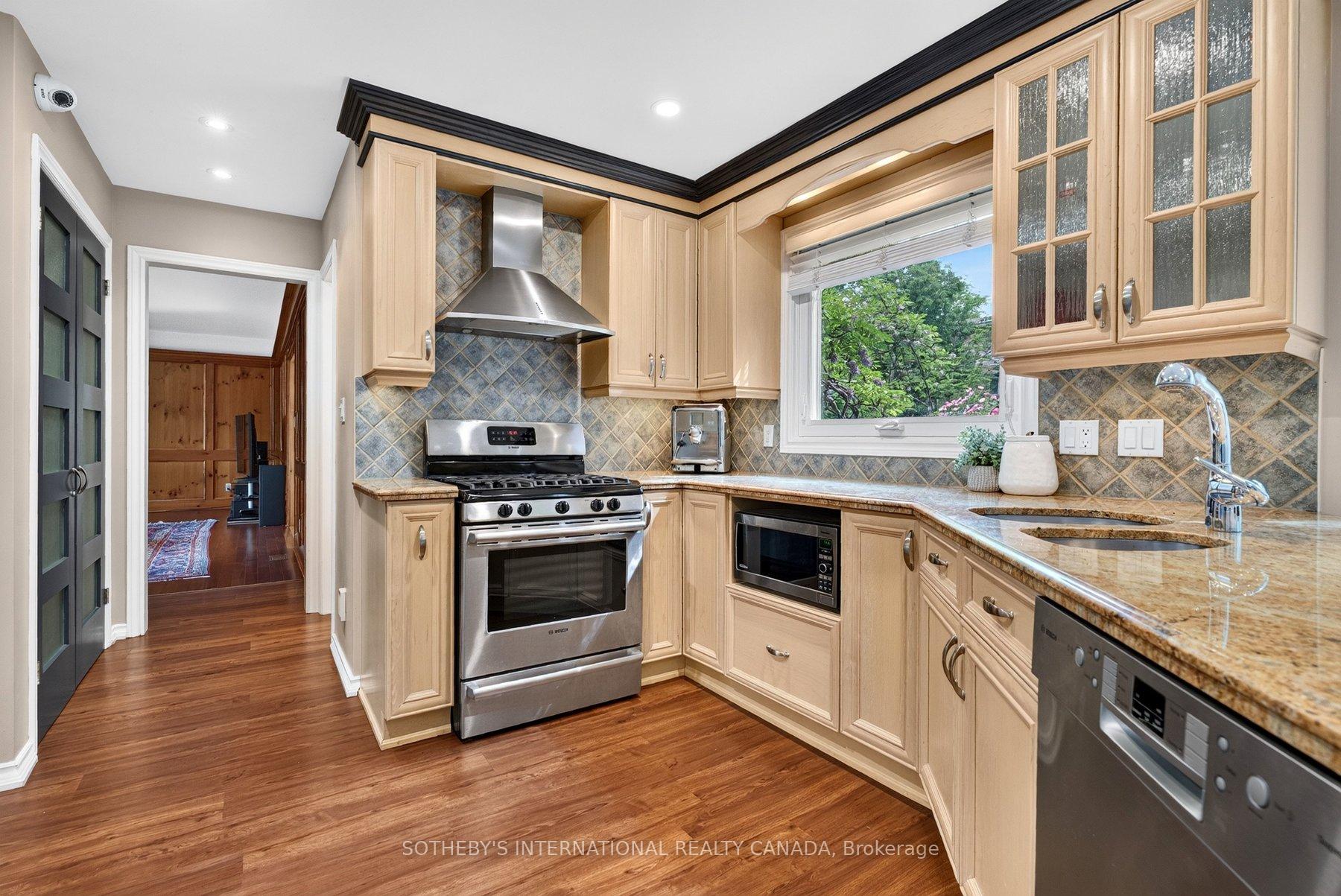 1952 Edenvale Crescent
