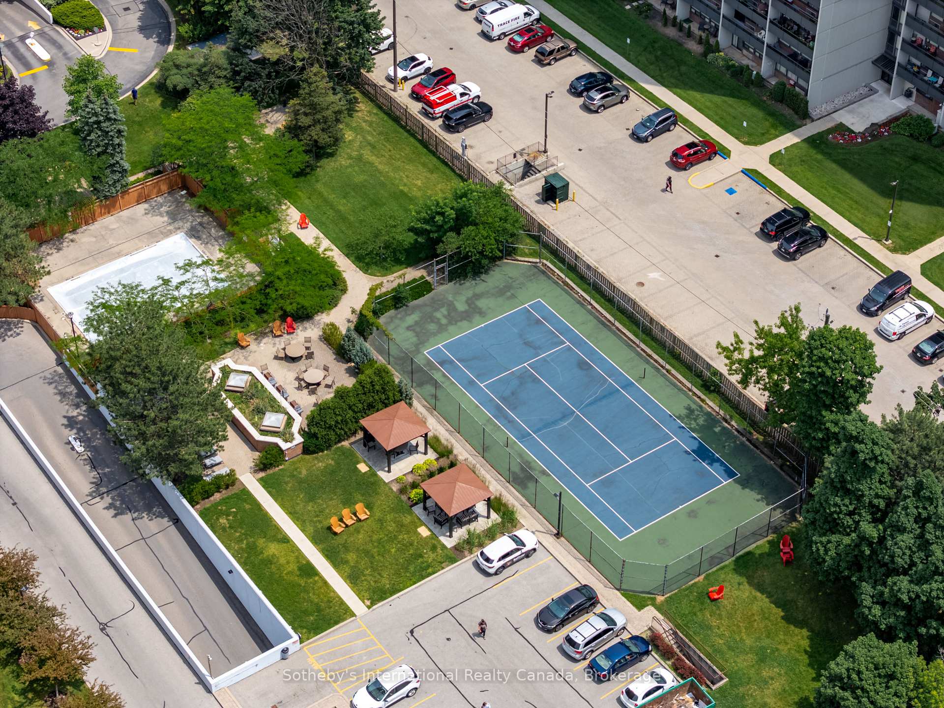 1270 Maple Crossing Boulevard 1910