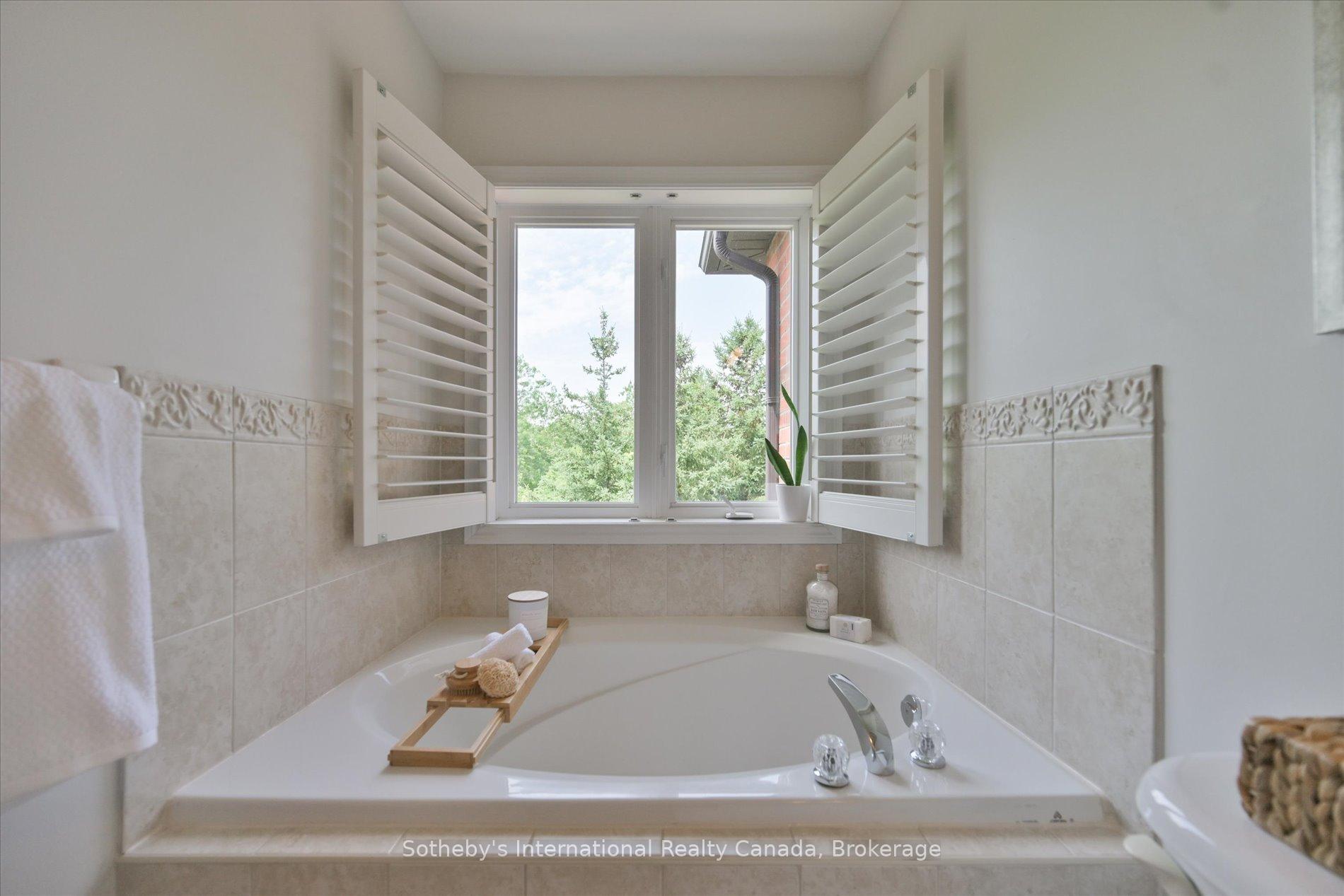 300 Ravineview Way 41