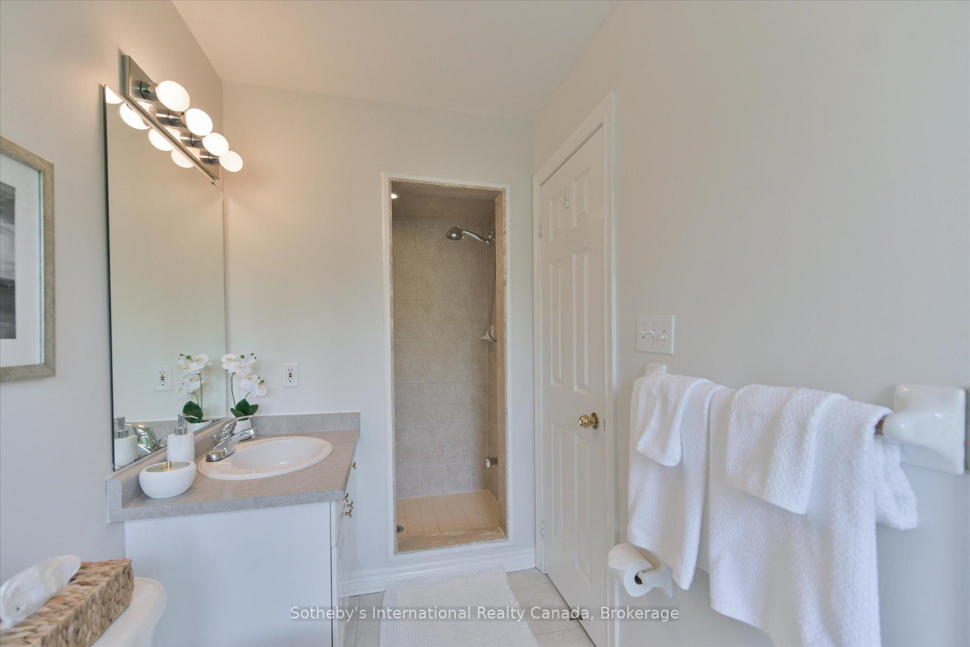 300 Ravineview Way 41