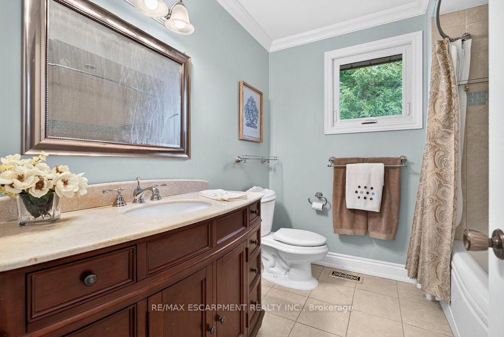 1152 Lockhart Road