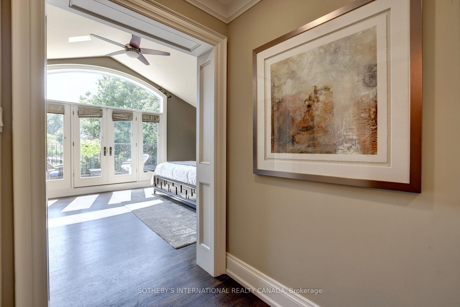 32 Oakwood Avenue S