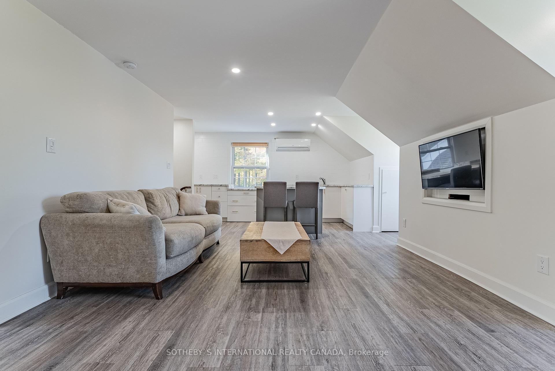 3867 QUARRY Road