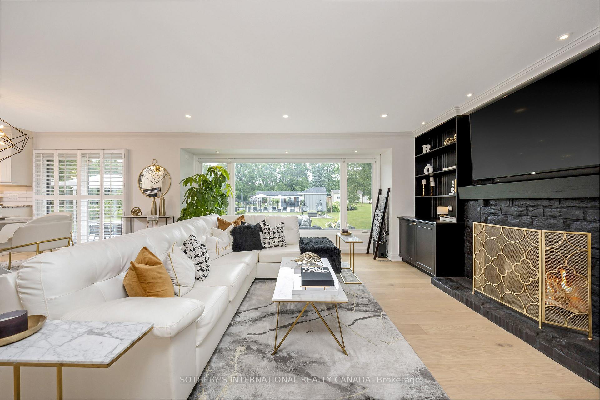 10 Meander Close