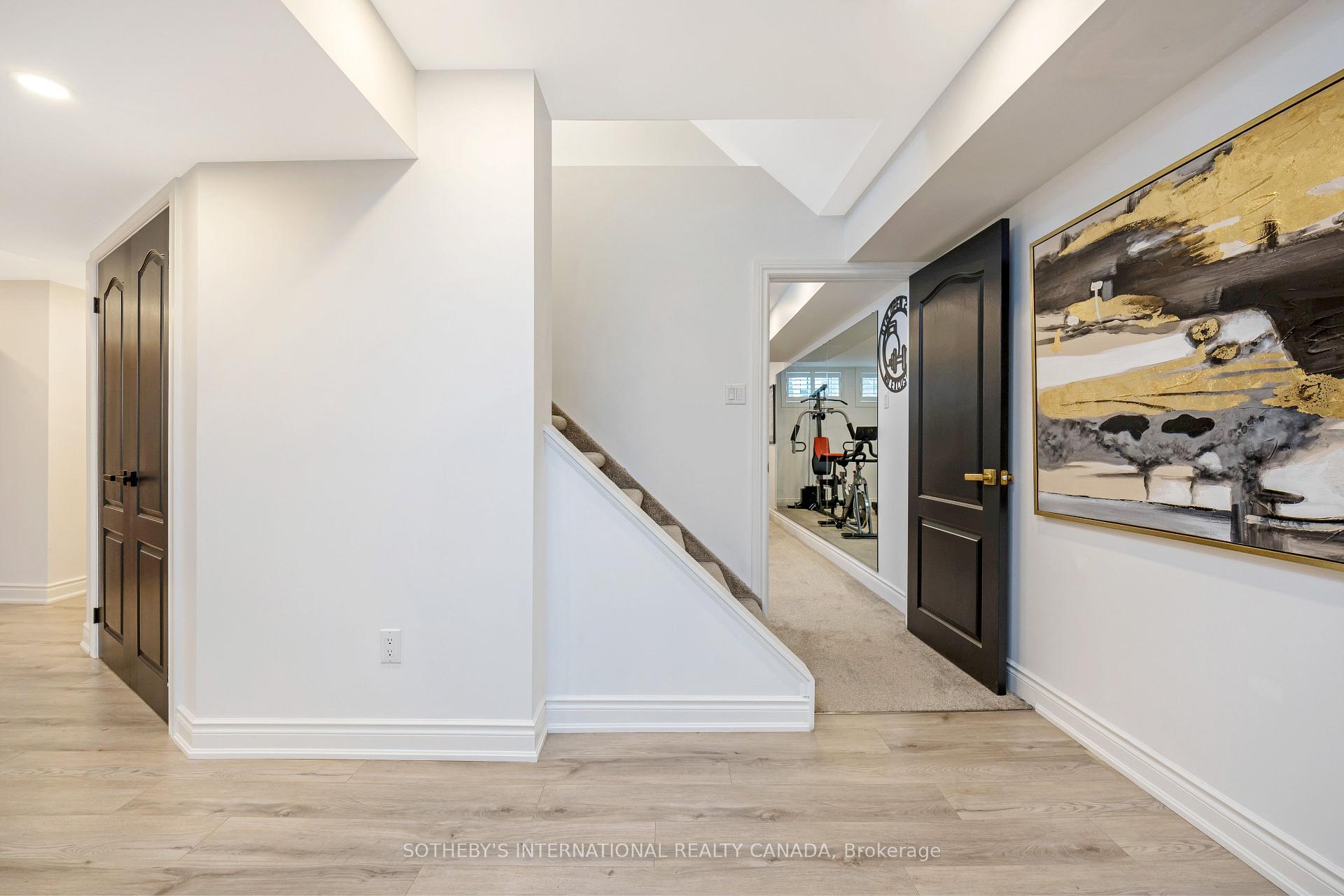 10 Meander Close