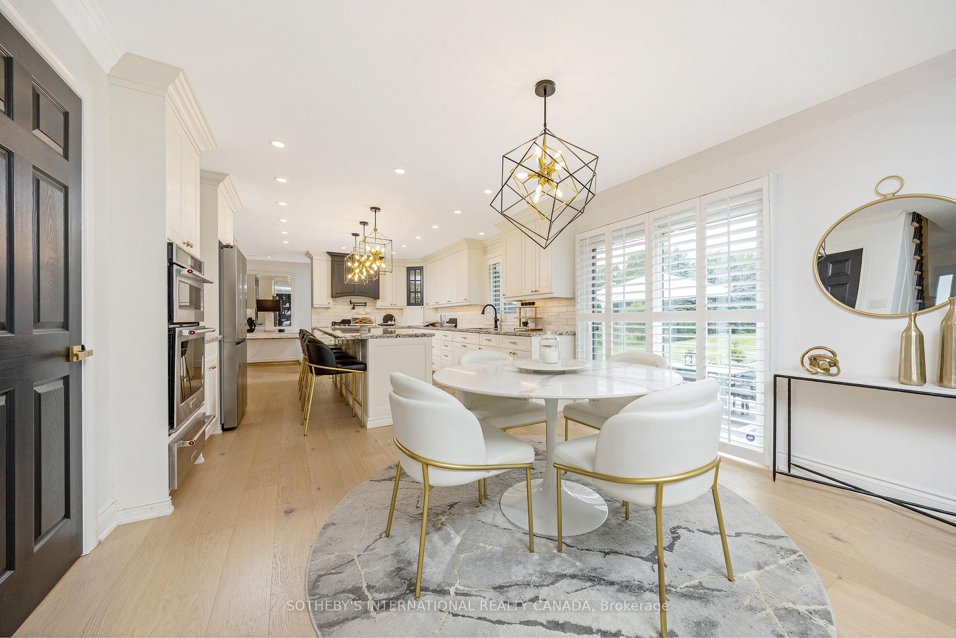 10 Meander Close