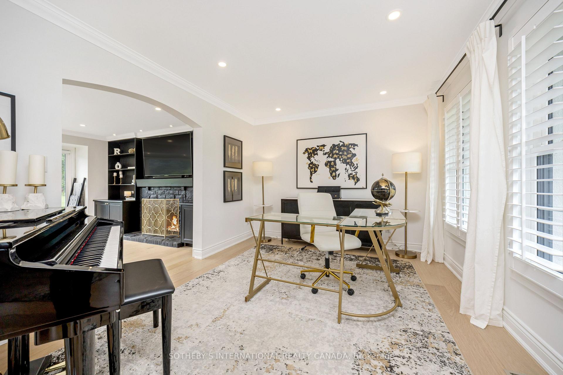 10 Meander Close