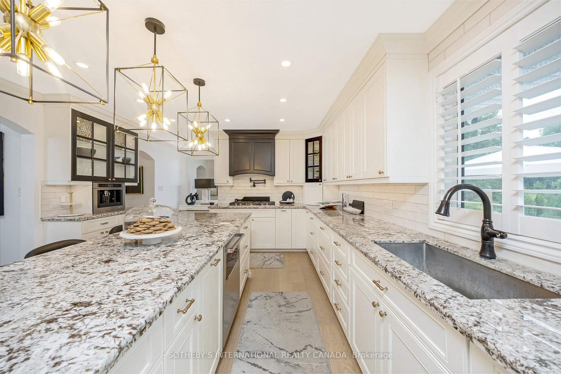 10 Meander Close
