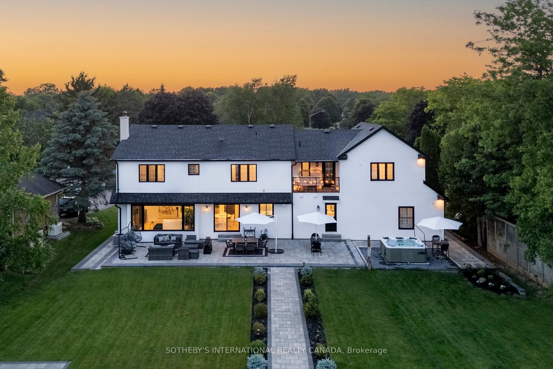 10 Meander Close