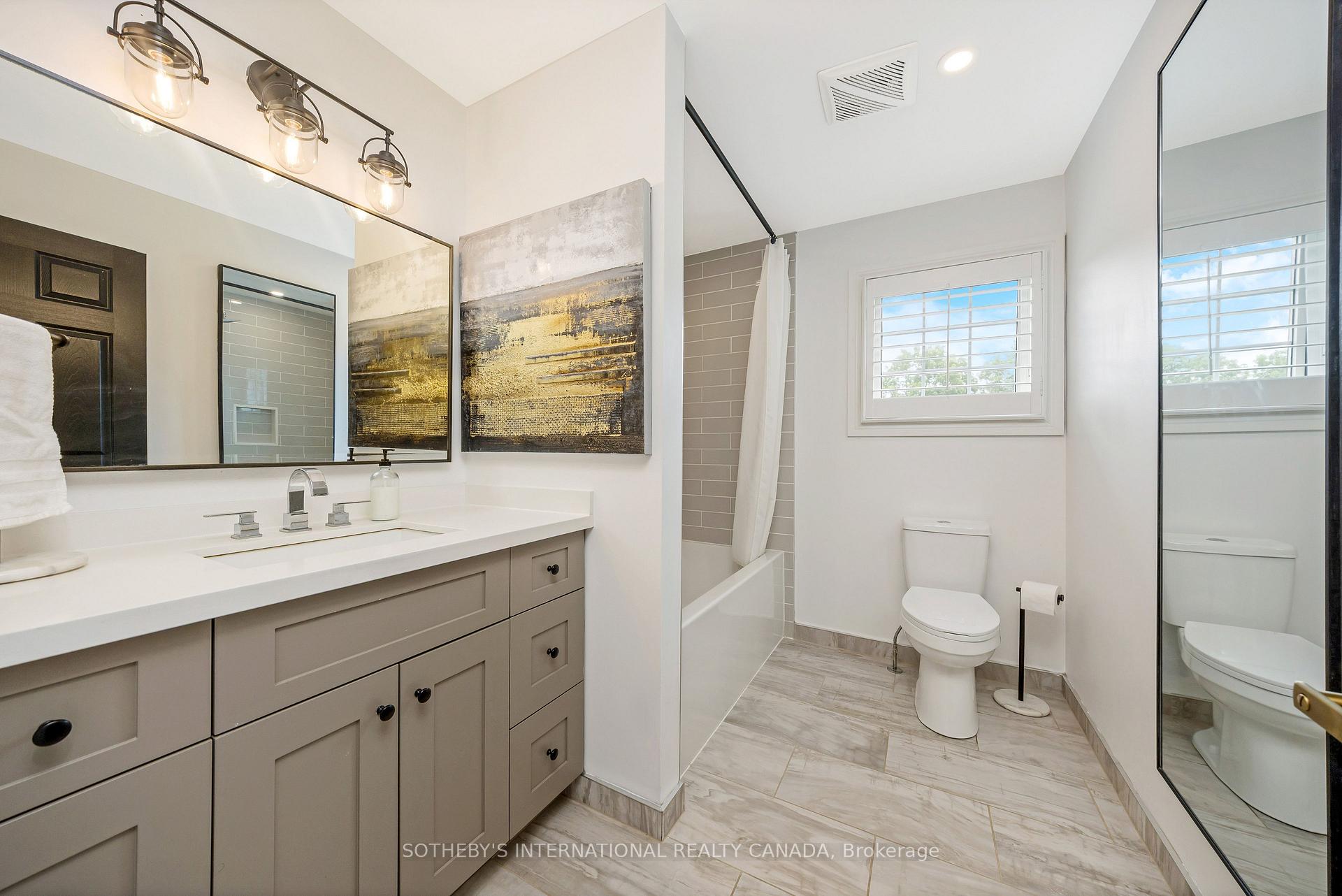 10 Meander Close