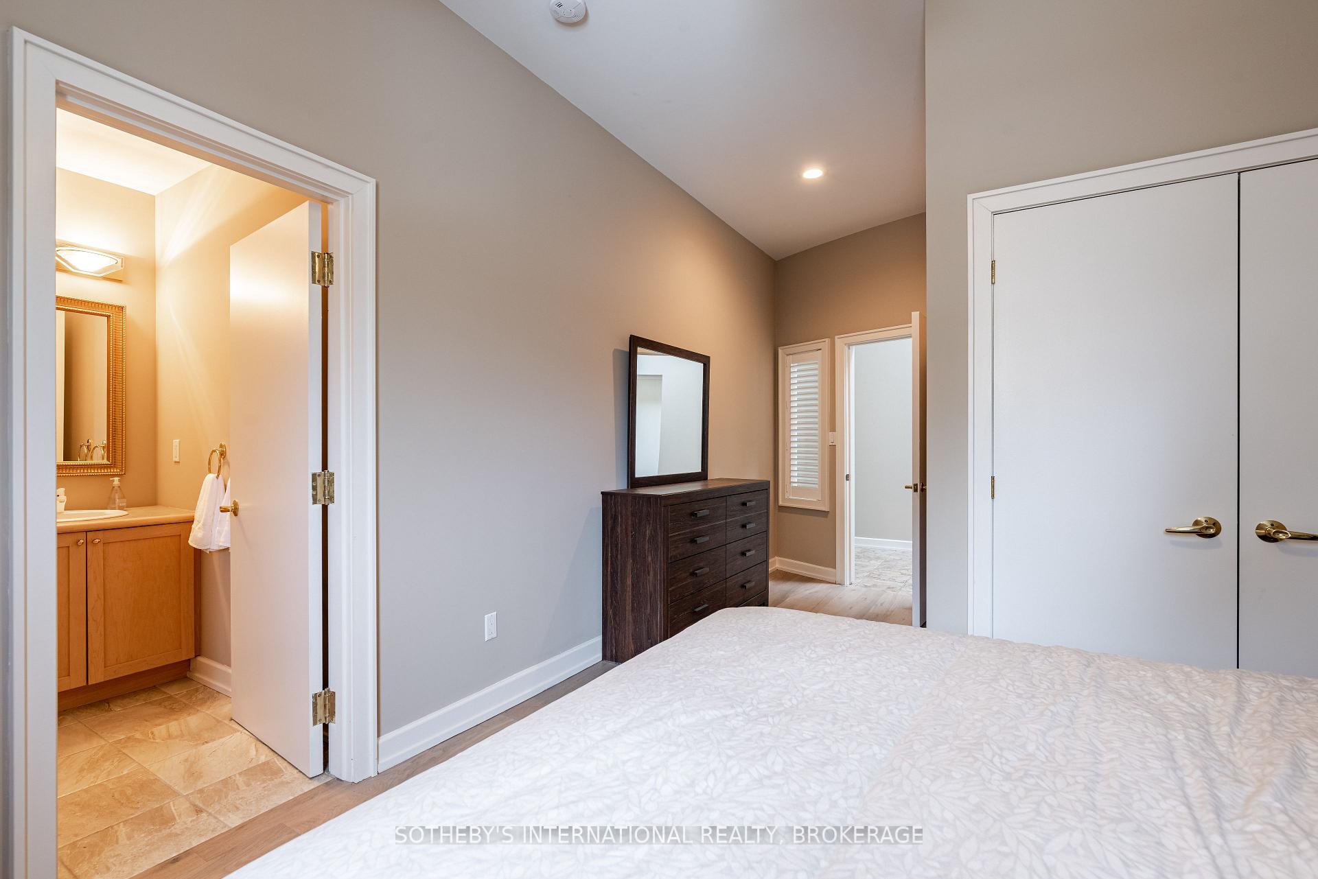 1339 LAKESHORE Road